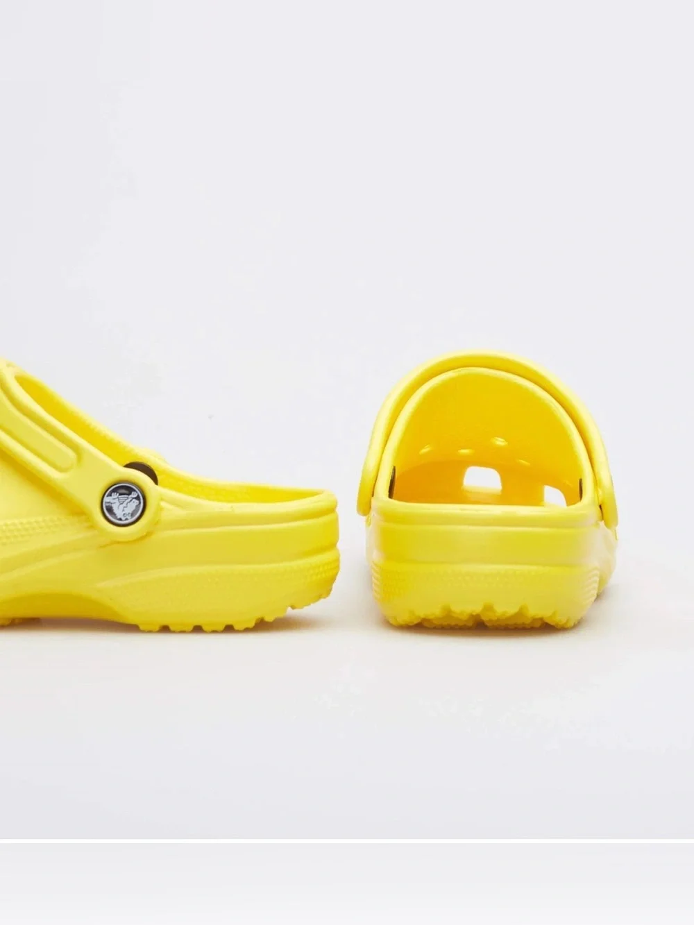 Crocs Kids Classic Clog Lemon Lightweight Heel Strap Shoe Size C7 Water-Friendly
